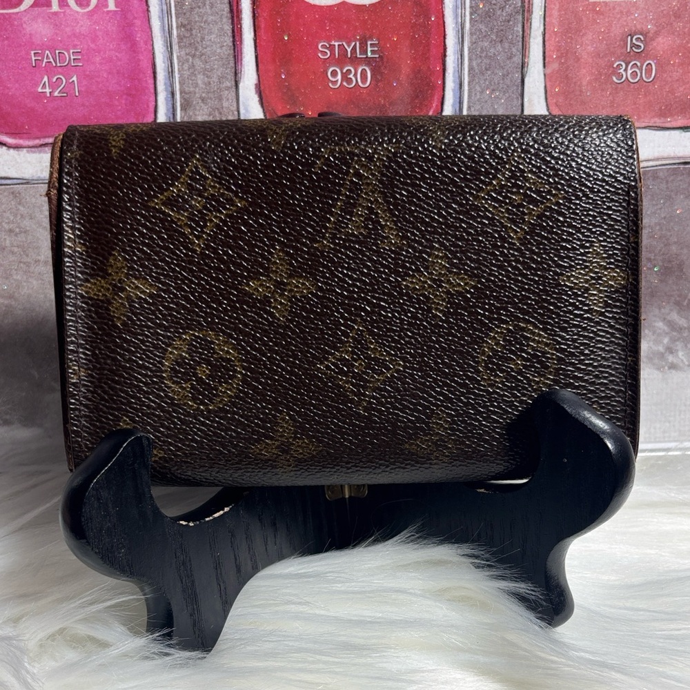 LOUIS VUITTON COMPACT WALLET - Picture 2 of 16